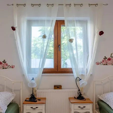 Villa Mlb With Heated Pool, Sauna And Jacuzzi- By Ta Leut Agency *