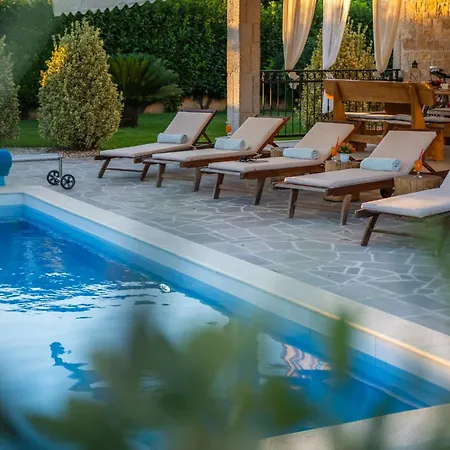 Mlb With Heated Pool, Sauna And Jacuzzi- By Ta Leut Agency *