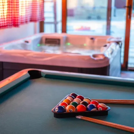 Mlb With Heated Pool, Sauna And Jacuzzi- By Ta Leut Agency Vrsi