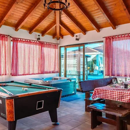 Mlb With Heated Pool, Sauna And Jacuzzi- By Ta Leut Agency *