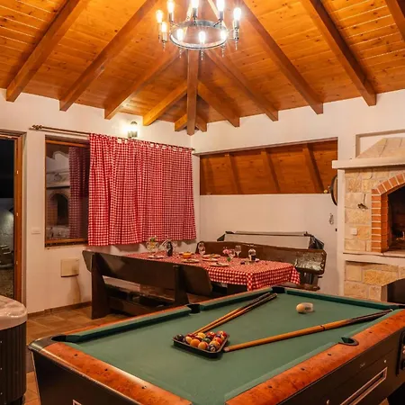 Villa Mlb With Heated Pool, Sauna And Jacuzzi- By Ta Leut Agency *