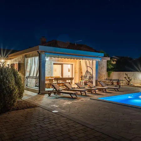Villa Mlb With Heated Pool, Sauna And Jacuzzi- By Ta Leut Agency Vrsi