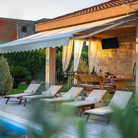 Mlb With Heated Pool, Sauna And Jacuzzi- By Ta Leut Agency * Vrsi