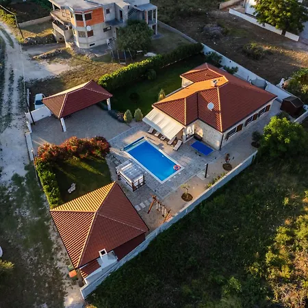 Mlb With Heated Pool, Sauna And Jacuzzi- By Ta Leut Agency Vrsi