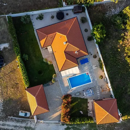 Mlb With Heated Pool, Sauna And Jacuzzi- By Ta Leut Agency *