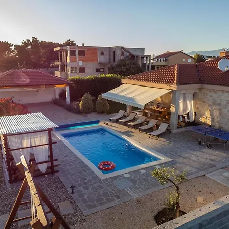 Mlb With Heated Pool, Sauna And Jacuzzi- By Ta Leut Agency Vrsi